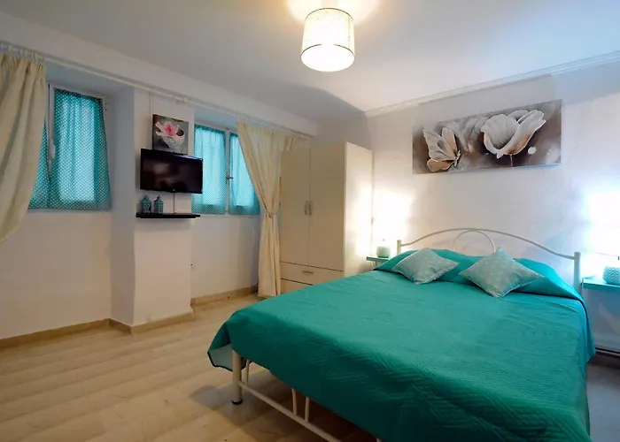 Corfu In Historic Unesco Centre Apartment